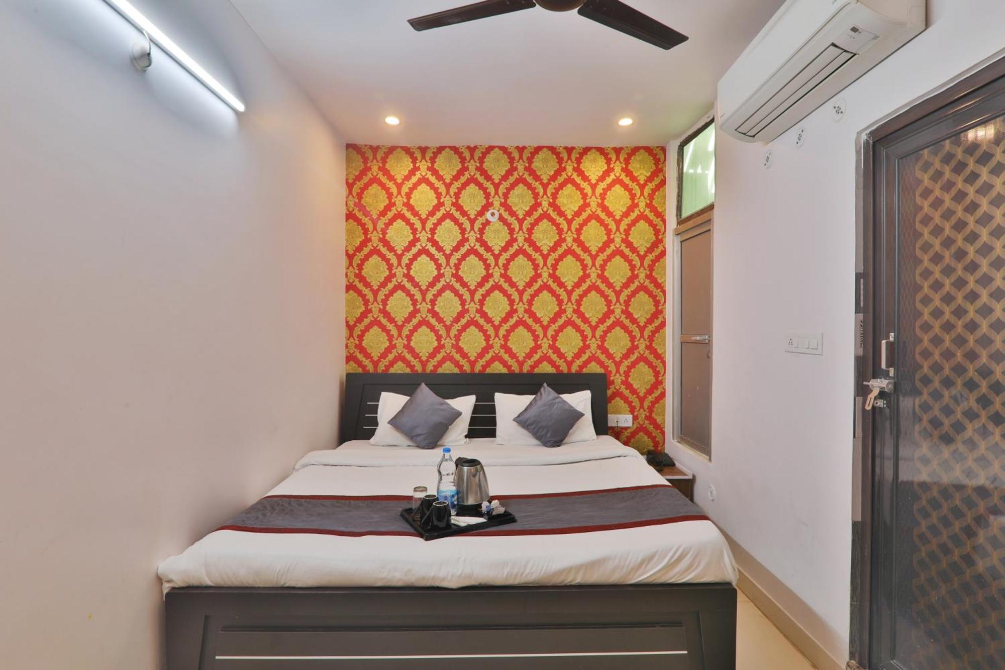 Divine Glory Hotel Lucknow Bagian luar foto